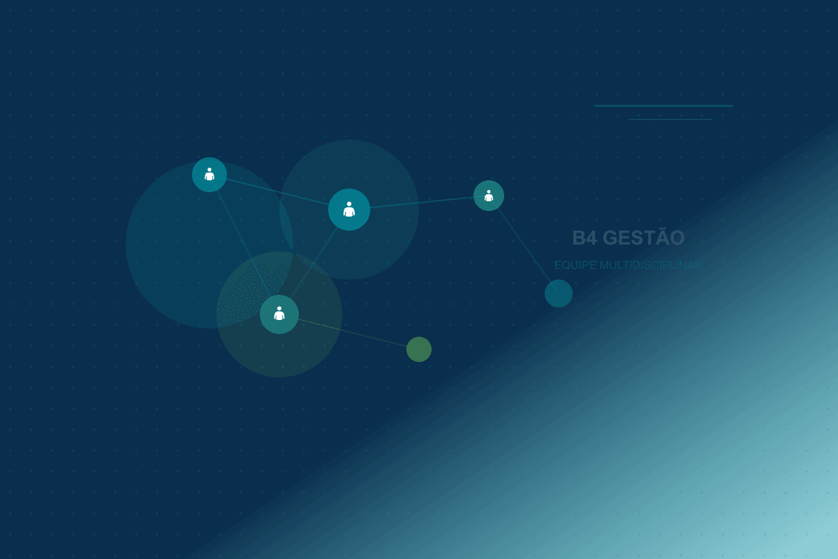 Equipe multidisciplinar da B4 Gestão em reunião estratégica